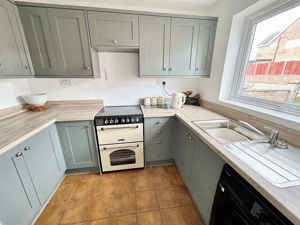 Kitchen- click for photo gallery